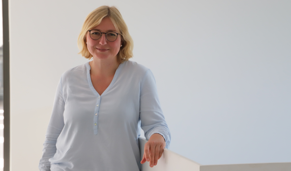 Foto: HSZG / Susanne Fentzel Frau Almuth Müller lächelt in die Kamera.