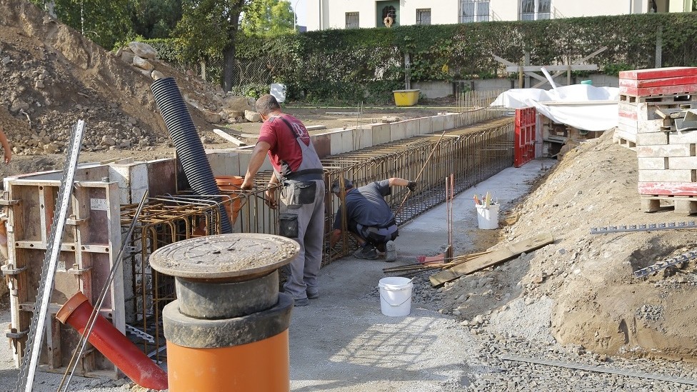 Completion of the hall is scheduled for the end of January 2019.