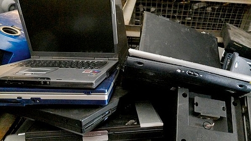 Sammlung von gespendeten Laptops 