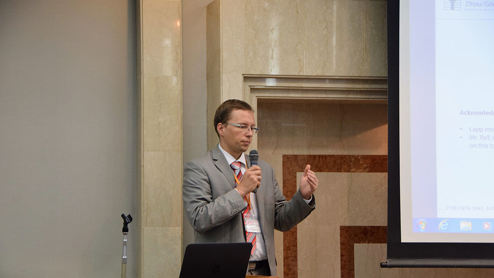 Prof. Stefan Kornhuber at the presentation of the invited contribution