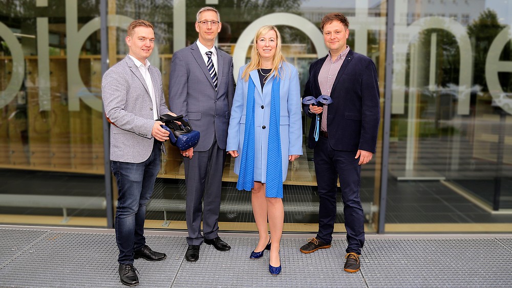 v. l. n. r. Thomas Müller, Prof. Dr.-Ing. Bernd Bellair, Prof. Dr. rer. pol. Sophia Keil und Daniel Winkler (nicht auf dem Bild: Prof. Dr. rer. nat. Christa Heidger)