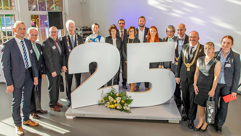 The West Saxon University of Applied Sciences Zwickau welcomed Minister of Science Dr. Eva-Maria Stange, the rectors of Mittweida University of Applied Sciences, HTWK Leipzig, HTW Dresden and Zittau University of Applied Sciences to the central ceremony at the August-Horch-Museum on 16.10.2017