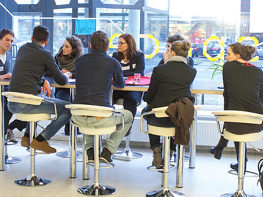 Freiwilligendienst "kulturweit" diskutiert am 4. Mai an der HSZG zu gutem Leben in Deutschland