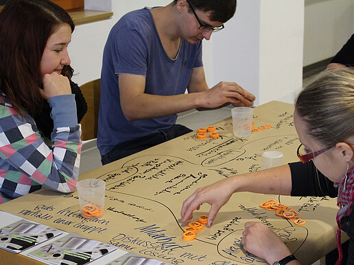 Understanding social roles through play