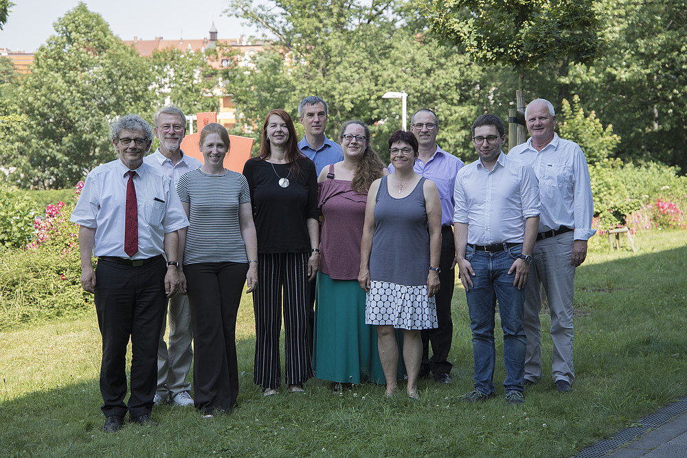 Hochschulleitung sowie Gutachter und Vertreter der ASIIN (v.l.n.r. Prof. Albrecht, Univ.-Prof. Hertel, Frau Gruner, Prof. Heidger, Herr Arnold, Frau Mahrt, Frau Hollstein, Prof. Baums, Herr Hauer, Prof. Grünwald)