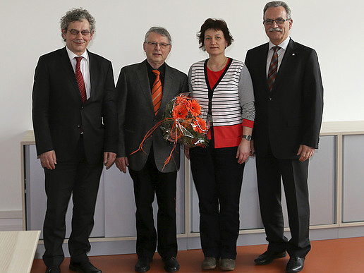 Prof. Dr.-Ing. habil. Karl-Heinz Wolf received recognition for his many years of close association with the HSZG