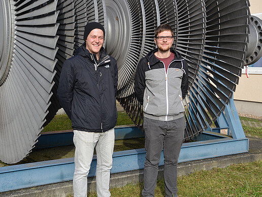 Two HSZG students met representatives from science, politics and business at the conference in Dresden