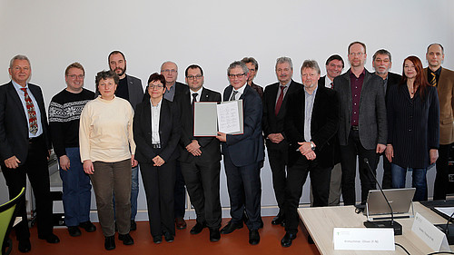 Das Rektorat und die Grundeinheiten unterzeichneten gemeinsam die Zielvereinbarung