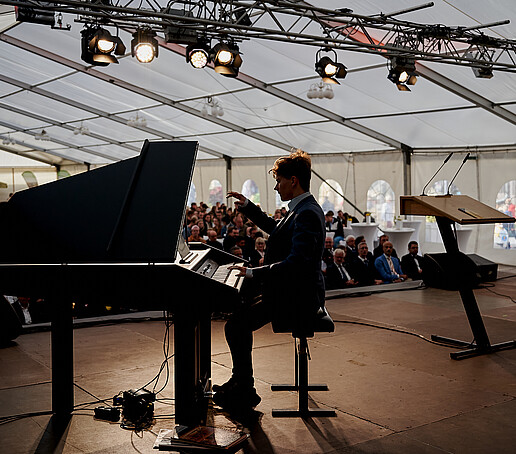 Computer science student Jonathan Zopf on the electric grand piano