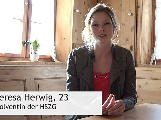 Theresa und Albrecht haben beide an der HSZG studiert und sprechen in einem Kurzfilm darüber, warum sie sich ein Leben in der Großstadt nicht vorstellen können