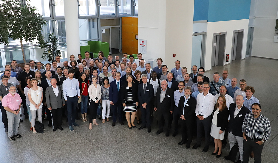 In den kommenden drei Jahren werden 43 Partner aus acht Ländern innovative Leistungshalbleiter mit mehr Leistungsdichte und Energieeffizienz erforschen und entwickeln