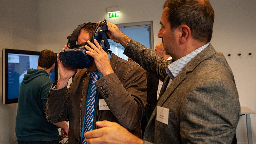 The IPM VR glasses are tried out.