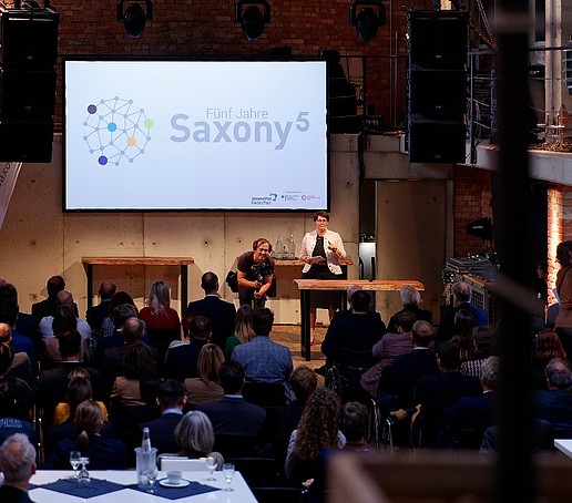 A view of the pump house with a screen in the background showing Saxony5.