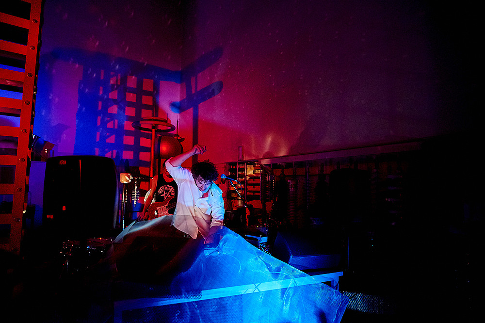 Experimental live music and exciting experiments