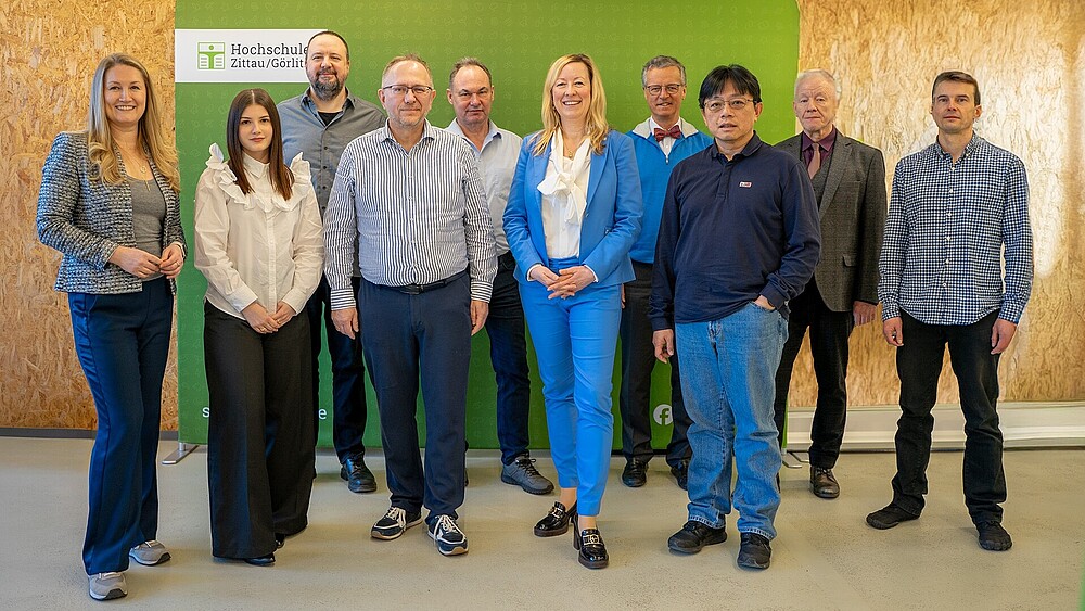 Gruppenfoto mit HSZG-Mitgliedern und TSMC und ESMC-Vertretenden.