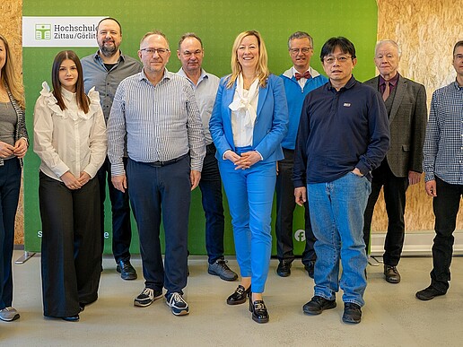 Group photo with HSZG members and TSMC and ESMC representatives.