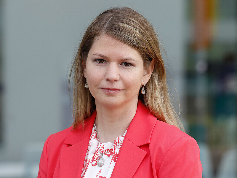 Prof. Dr.-Ing. Patricia Stange smiles into the camera.