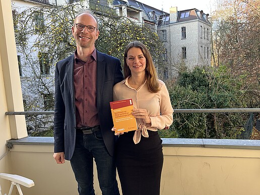 [Prof. Hoff and Katja Knauthe with the freshly printed book