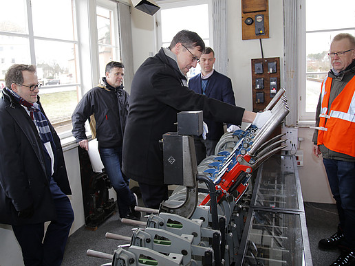 Besuch der FH Erfurt im Lehrstellwerk Zittau Süd.