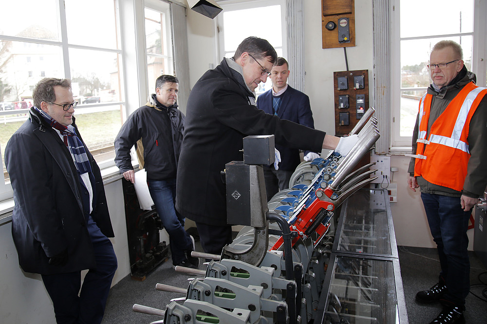 Besuch der FH Erfurt im Lehrstellwerk Zittau Süd.