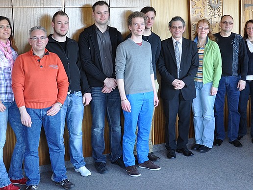 The first graduates of the part-time Bachelor's degree program "Mechatronics - Intelligent Systems (KIAweb)"