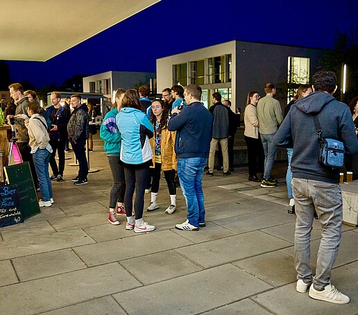 Students, alumni and employees at the get-together