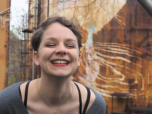 Studentin Ulrike Brantl ist neben anderen verantwortlich für die Kunstausstellung in der Grenzstadt Görlitz