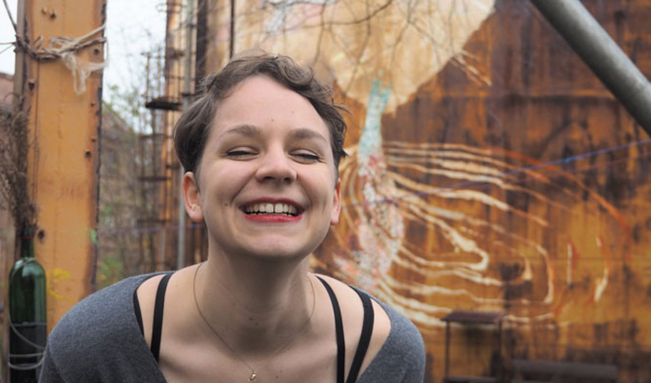 Foto: HSZG Studentin Ulrike Brantl ist neben anderen verantwortlich für die Kunstausstellung in der Grenzstadt Görlitz