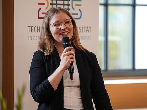 Prof. Dr. Sonja Schellhammer at the award ceremony at Chemnitz University of Technology.