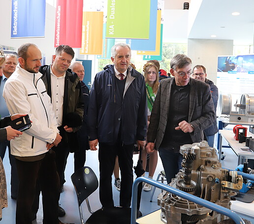 Group visits campus
