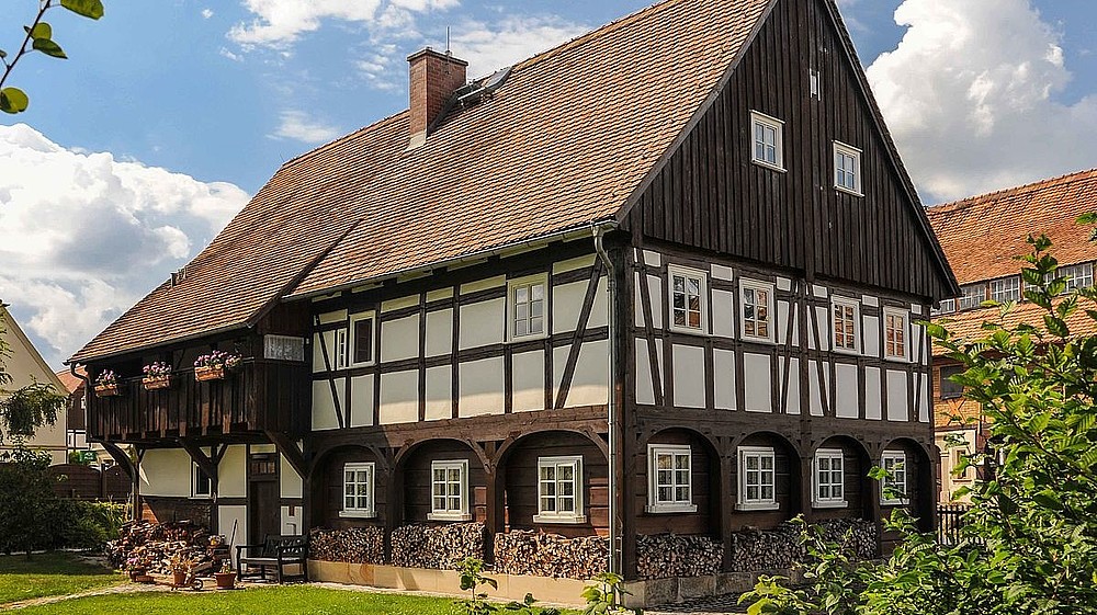 Umgebindehaus mit Oberlaube in Großschönau. Foto: Prof. Christian Schurig