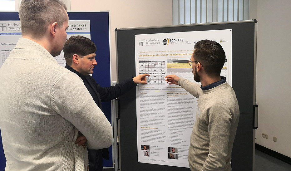 Foto: HSZG Diskussion zur Postersession der Workshops on E-Learning in Leipzig