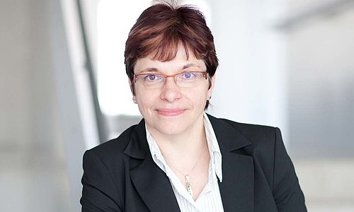 Chancellor of the University Dipl.-Jur. Karin Hollstein