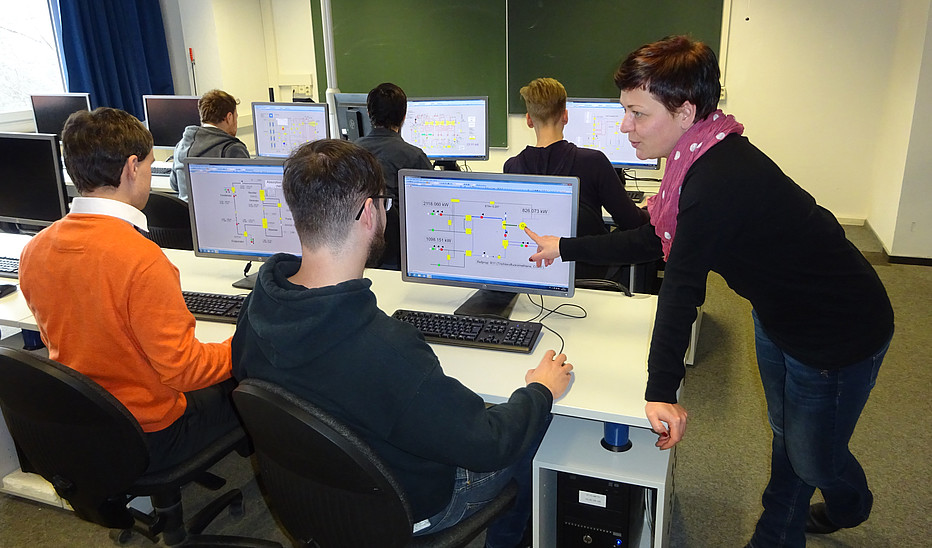 Foto: HSZG Studierende und Frau Mareike Weidner, die die Lehrveranstaltungen und Praktika mit EBSILON betreut