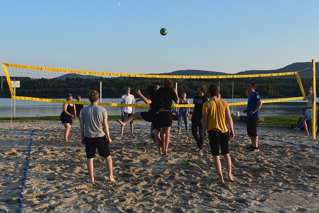 Volleyball players on the beach at Lake Olbersdorf