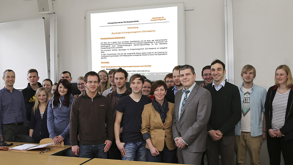 TÜV Rheinland Akademie GmbH and our university seal their cooperation