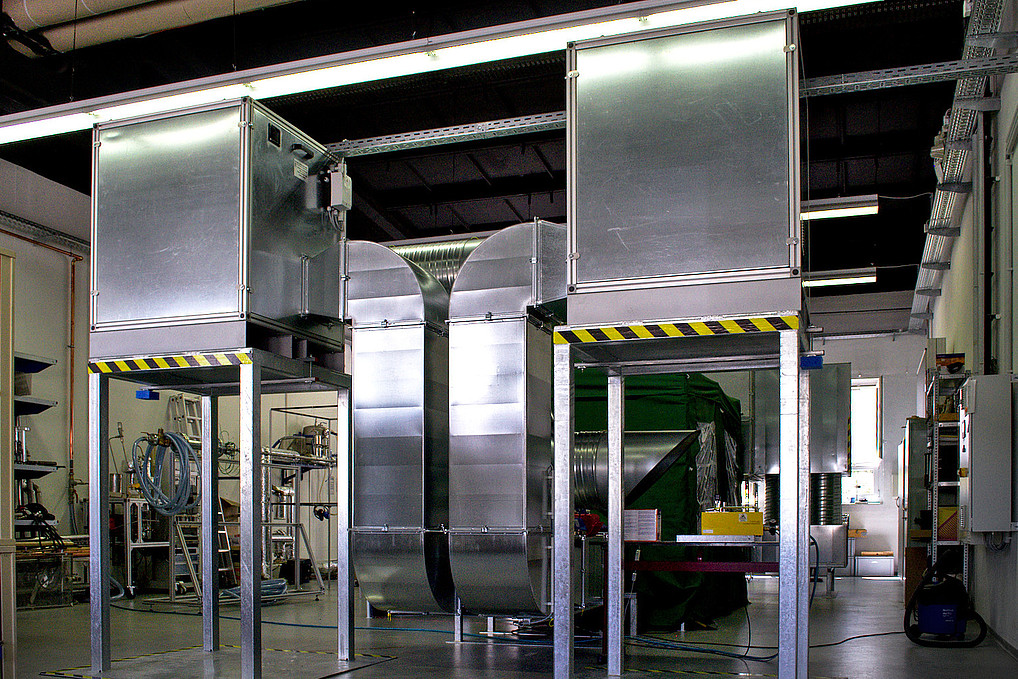 Model test system "exhaust air duct" with the two powerful fan boxes in the upper area