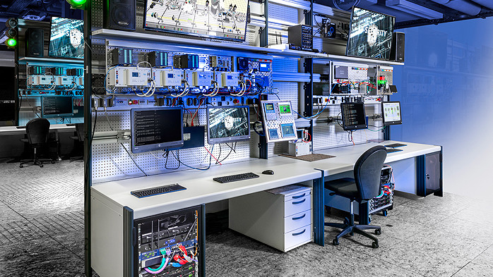 The new cooperation between the HSZG and the Fraunhofer-Gesellschaft promises more IT security for critical infrastructures