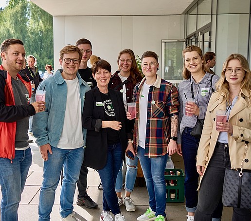 Students, alumni and employees at the get-together