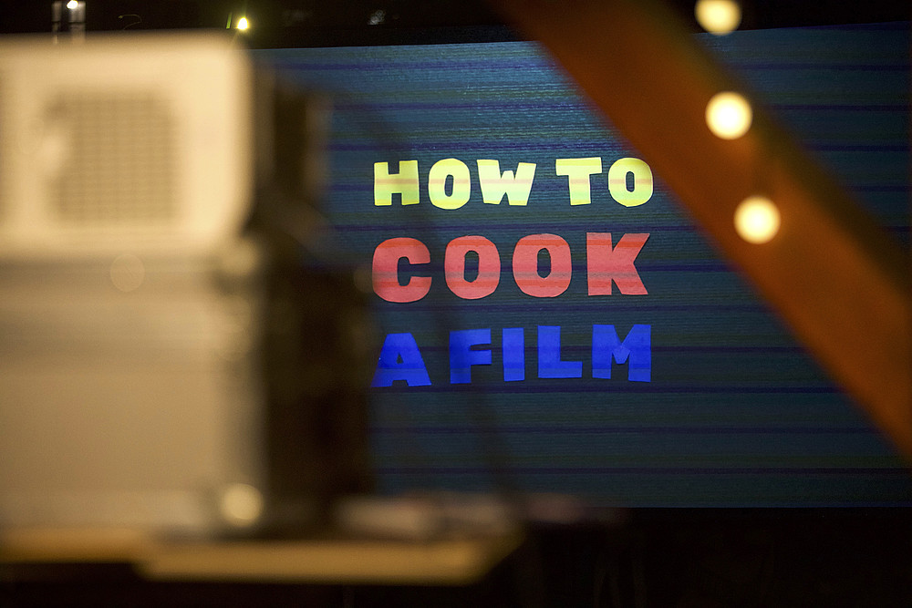 Grafik mit Schriftzug "how to cook a film"