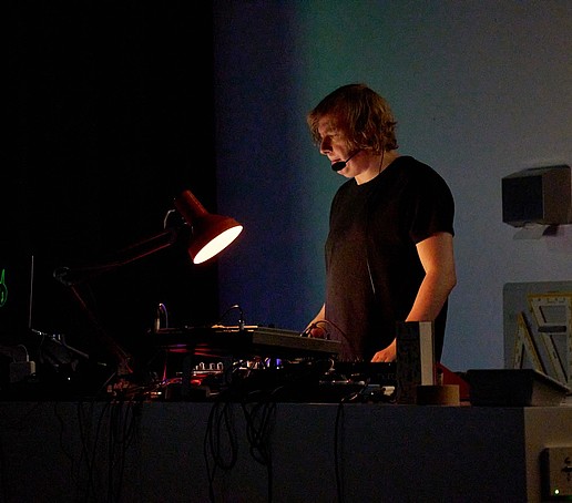 A photo of Dominik Eulberg's biodiversity show in the large lecture hall