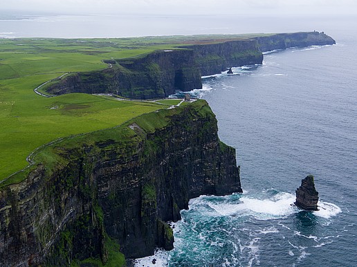 Irische Steilküste mit Meer
