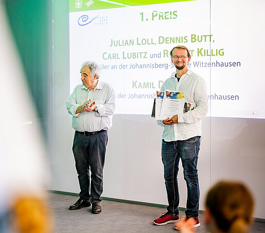 Die ausgezeichneten Teams aus Witzenhausen und Marburg präsentierten ihre Schulmodelle und nahmen die Preise des DLR-Preises 2026 entgegen. Bilder: Carla Schmidt