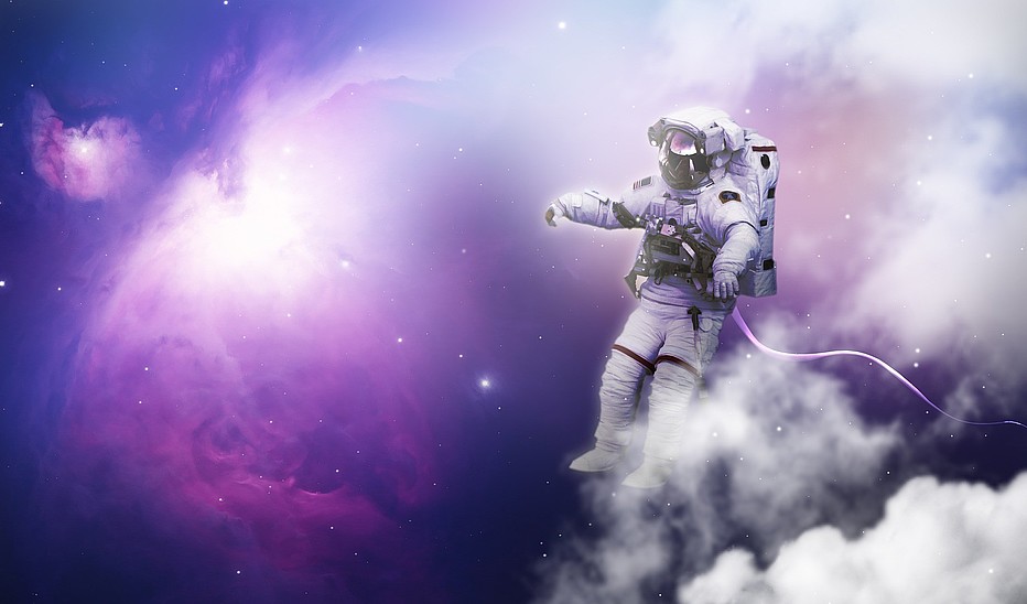 Foto: Pixabay Ein Astronaut schwebt durch das All.