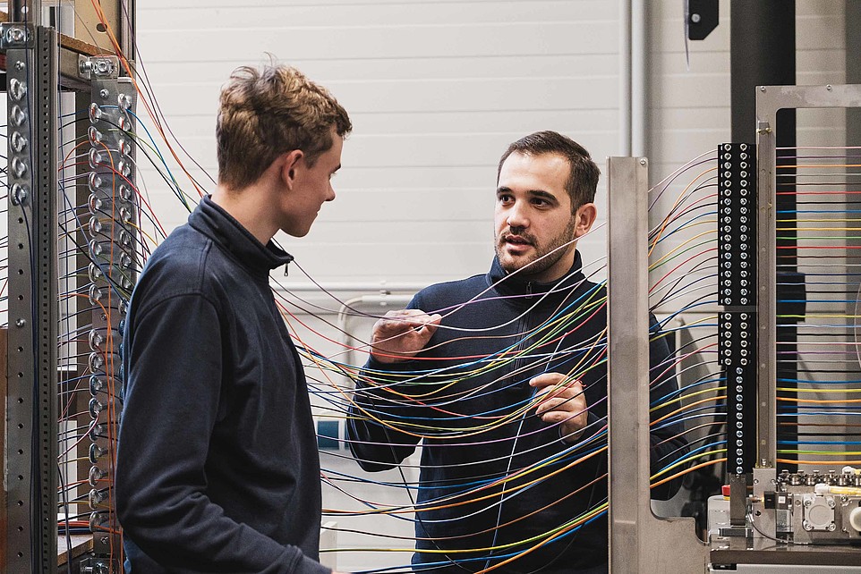 Jonas und Fanol im Technikraum