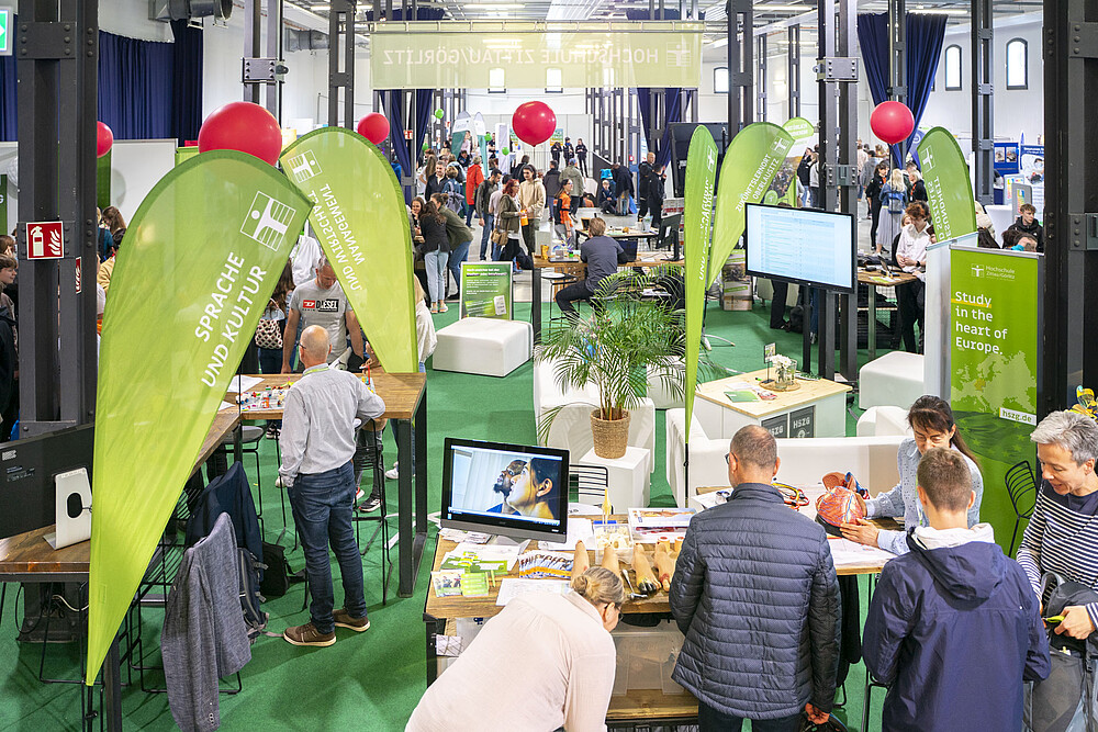 Foto des Messestandes der HSZG 