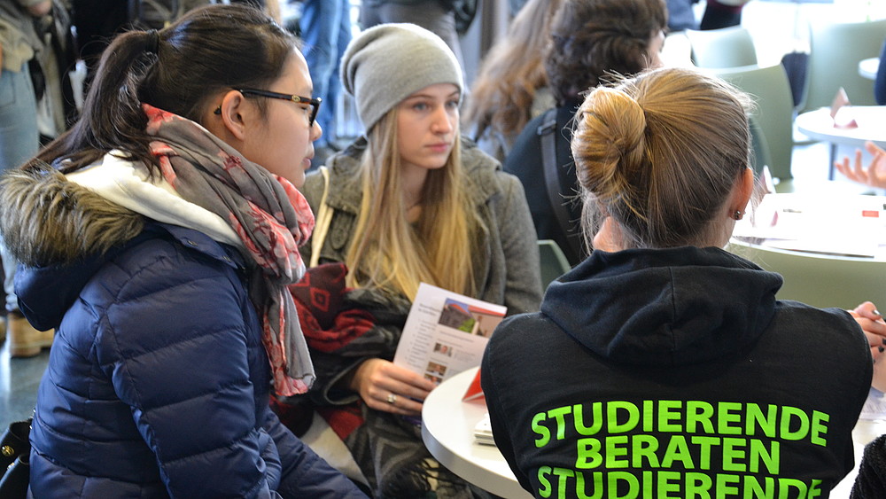 Five new SbS teams start their voluntary work and a varied workshop program