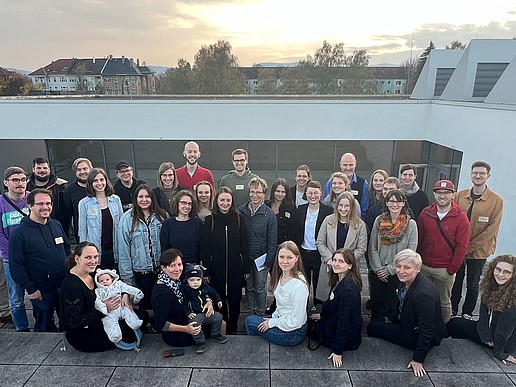 Gruppenbild auf der Dachterasse des Peter-Dierich-Hauses