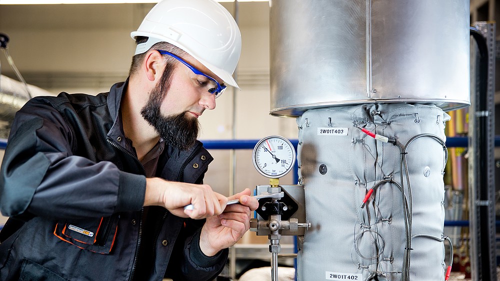 What types of energy storage are currently technically feasible?