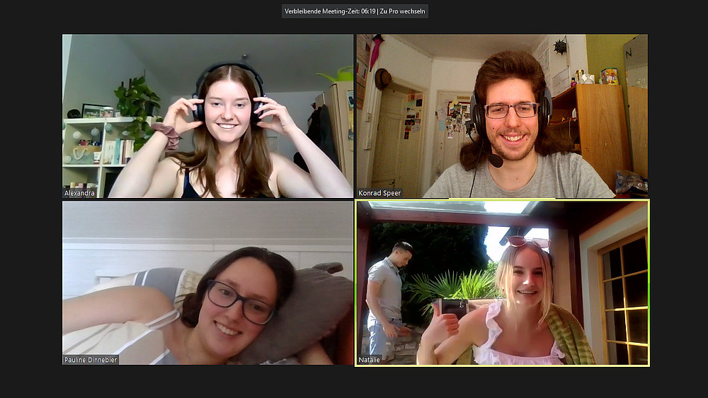 Screenshot der vier Projektteilnehmer in einer Video-Konferenz